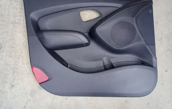 Hyundai ix35 Front door card panel trim