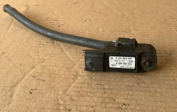 Opel Vivaro Air pressure sensor 0281002566 8200168253