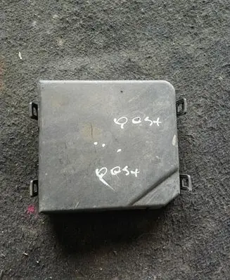 Nissan Qashqai Fuse box cover 