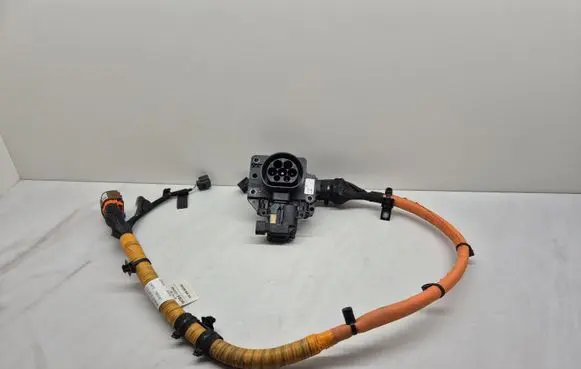 Renault Captur II Electric car charge socket 243406776R 296951582R 296932462R