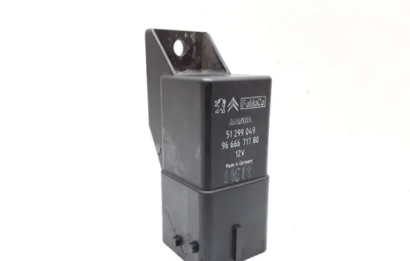Glow plug pre-heat relay