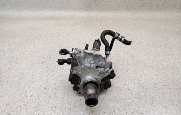 Infiniti Q50 Fuel injection high pressure pump A6510700900