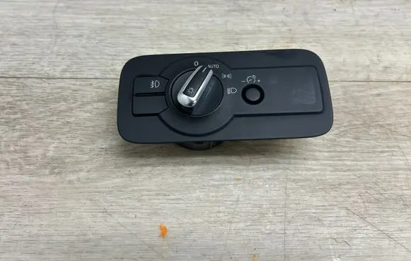 Volkswagen Touareg II Light switch 7P6941431AC
