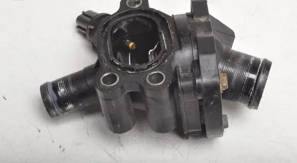 Volvo S40 Thermostat housing 30650810
