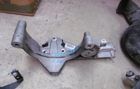 Iveco Daily 6th gen Generator/alternator bracket 5802166033