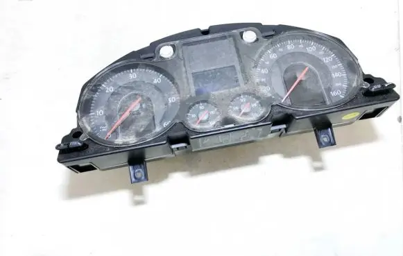 Volkswagen PASSAT B6 Speedometer (instrument cluster) a2c53106067