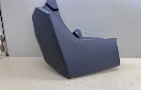 Land Rover Discovery 3 - LR3 Front mudguard CAT000063