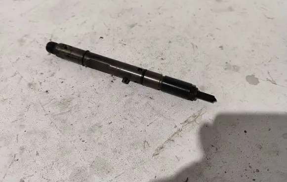 Audi A6 S6 C5 4B Fuel injector 059130201F