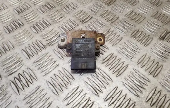 Subaru Legacy Ignition amplifier control unit GB003