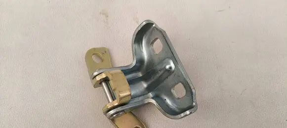 Citroen C3 Aircross Front door upper hinge A046057