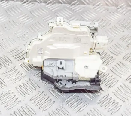 Audi A4 S4 B9 8W Rear door lock 4G0839016F