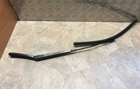 BMW X4 F26 Windshield/front glass wiper blade 7213272