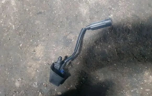Windshield washer spray nozzle