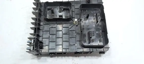 Volkswagen Touran I Fuse module 1K0937124K