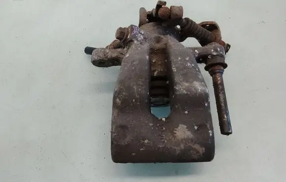 Opel Meriva A Rear brake caliper 