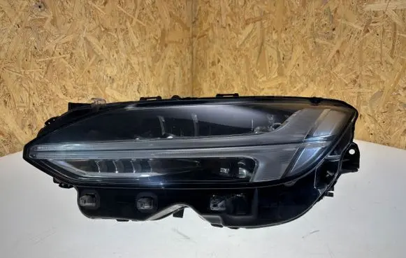 Volvo V90 Cross Country Headlight/headlamp 32228310 K185K10