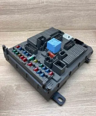 Citroen C5 Fuse module 9647448280