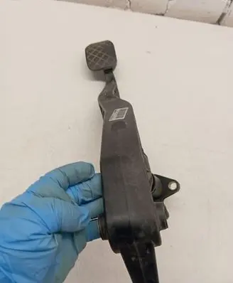 Volkswagen Transporter - Caravelle T5 Clutch pedal 7H1721315