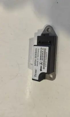 Mercedes-Benz E W210 Airbag deployment crash/impact sensor 0008209926 0003983242004128