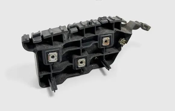 Chevrolet Suburban Front bumper mounting bracket 22806323