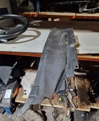 Ford Fusion II Engine bonnet/hood lock trim molding DS7316613CA