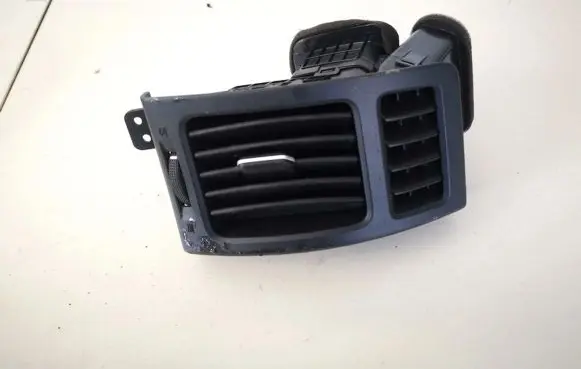 Hyundai ix 55 Dash center air vent grill
