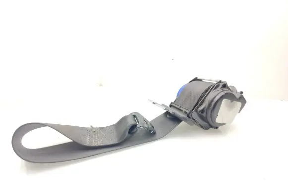 Rear seatbelt