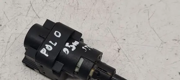 Volkswagen Polo IV 9N3 Brake pedal sensor switch 6Q0945511