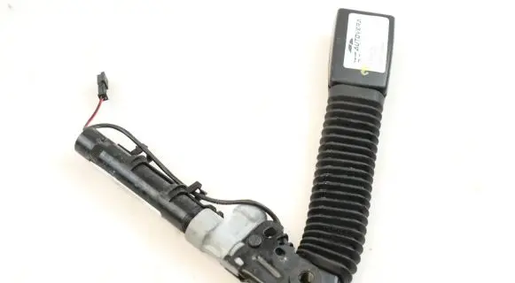 BMW 5 F10 F11 Front seatbelt buckle 9115306