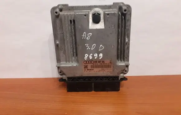 Audi A8 S8 D4 4H Engine control unit/module 8699 4G0907401