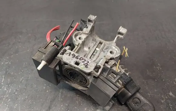 BMW 5 E39 Ignition lock 1095985 1095995