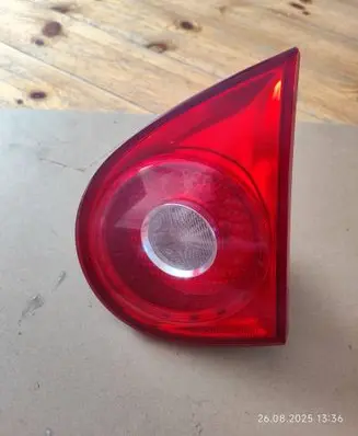 Tailgate rear/tail lights