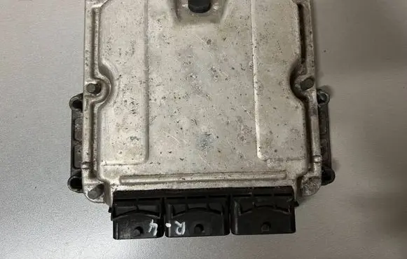 Renault Laguna II Engine control unit/module 8200309318 0281017571