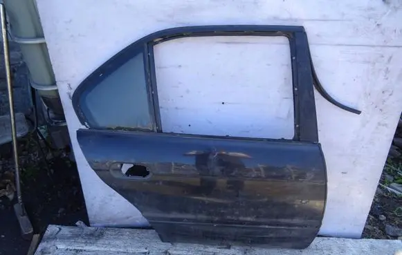 Rear door