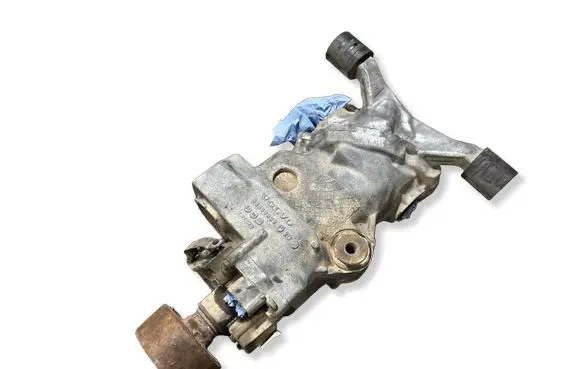 Volvo XC70 Rear differential 08689632