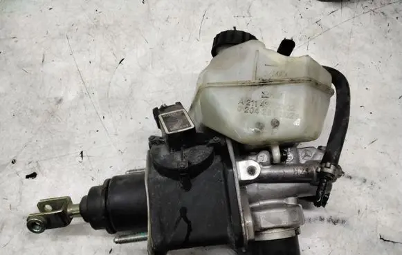 Mercedes-Benz E W211 Master brake cylinder A2114300302