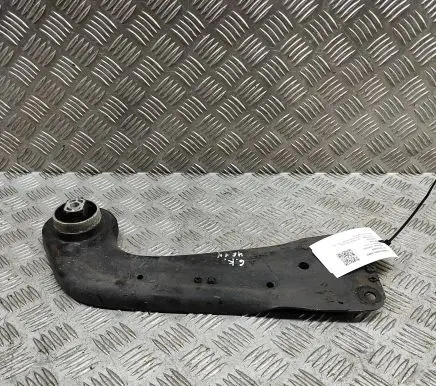 Volkswagen PASSAT B8 Rear upper control arm/wishbone 5Q0505225C