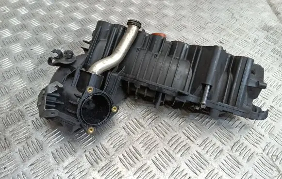 BMW 1 E81 E87 Intake manifold 7798885