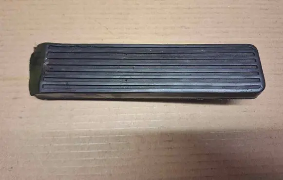 Mercedes-Benz W123 Accelerator throttle pedal 116301012