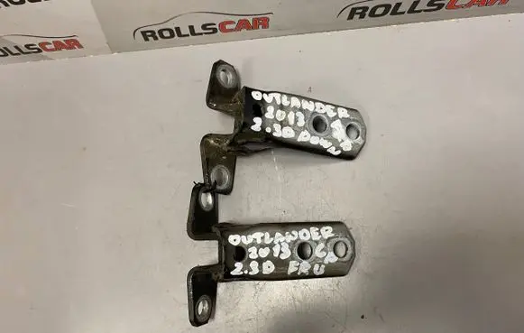 Mitsubishi Outlander Front door lower hinge 