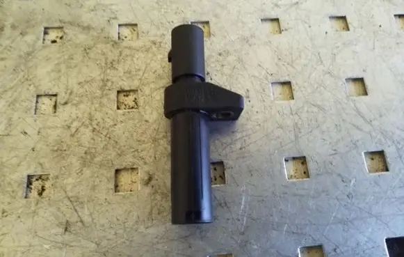 Mercedes-Benz E W211 Crankshaft position sensor 0031532828