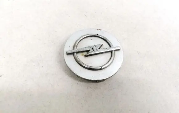 Opel Omega B1 Original wheel cap 09223038 09223039