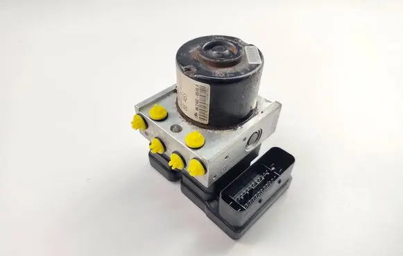 Toyota Yaris ABS Pump 445100D030 06210205164 06210907463
