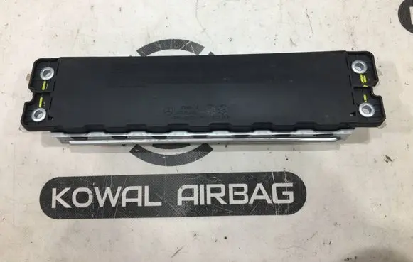 Mercedes-Benz C W205 Knee airbag A2058600202