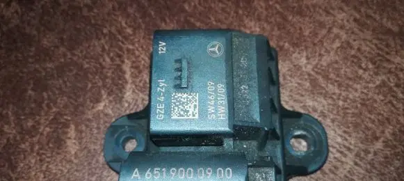 Mercedes-Benz E W212 Glow plug pre-heat relay A6519000900