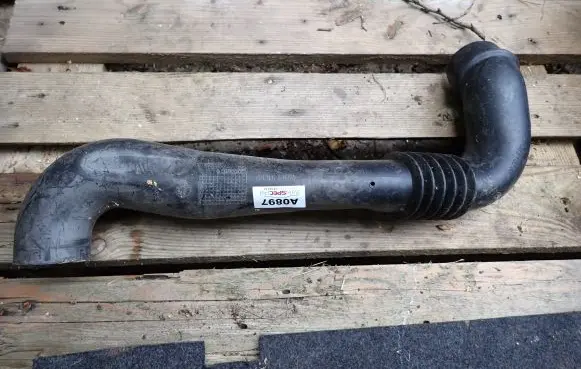 Ford Ka Air intake hose/pipe 51806859
