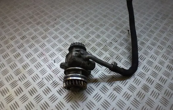 Volkswagen Touareg I Power steering pump 7L6422153G