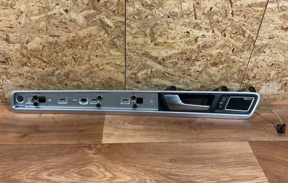 Volkswagen Touareg II Rear door interior handle 7P6867419 13007900