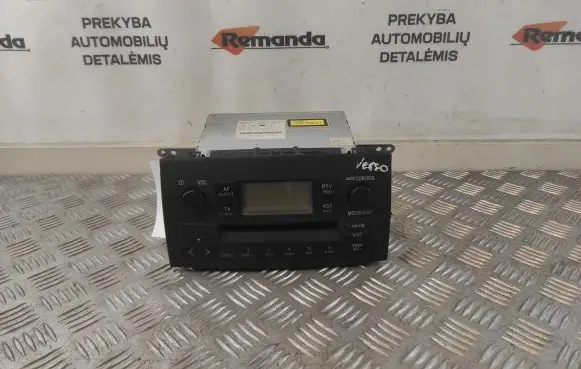 Toyota Corolla Verso E121 Radio/CD/DVD/GPS head unit 8612013060B0 CQTS7170A