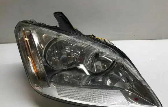 Ford Focus C-MAX Headlight/headlamp 3M5113100AA